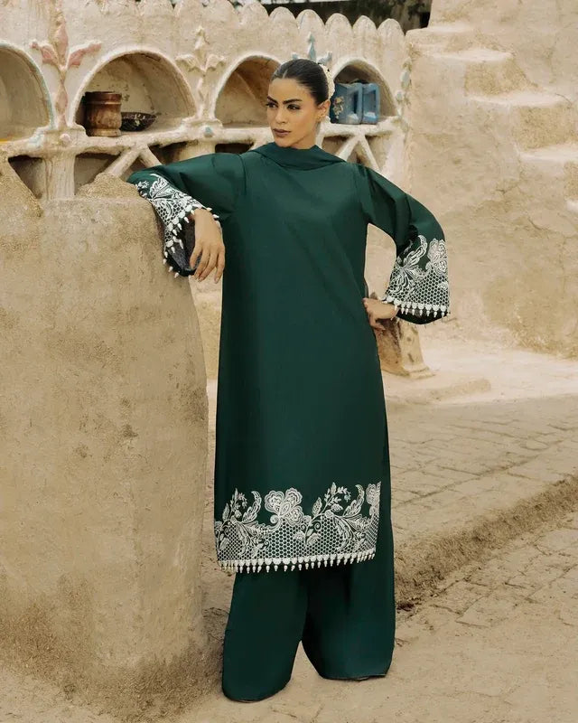 Elegant Emerald Green Embroidered 3-Piece Suit