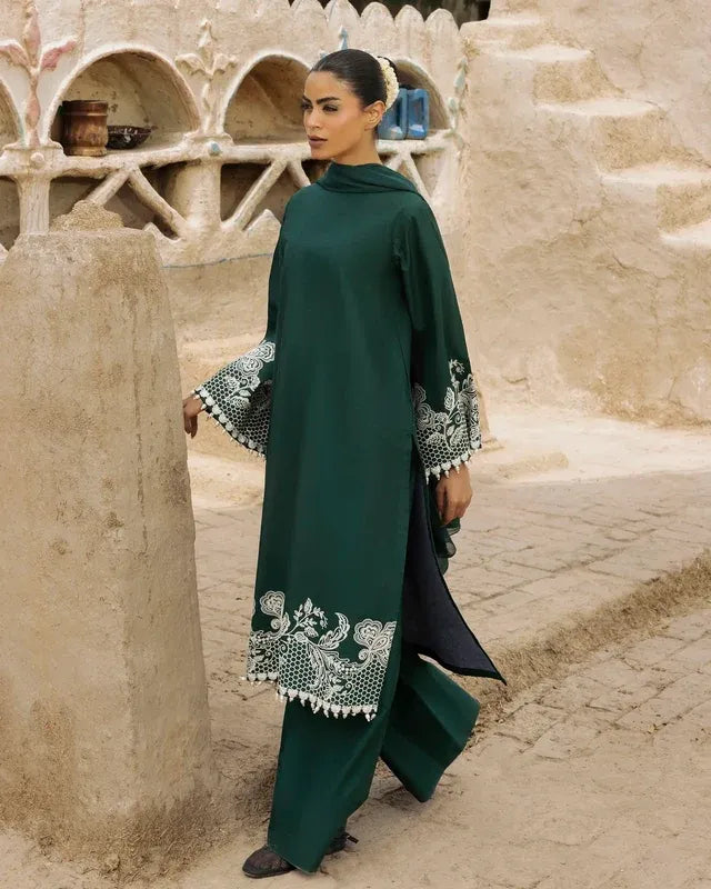 Elegant Emerald Green Embroidered 3-Piece Suit