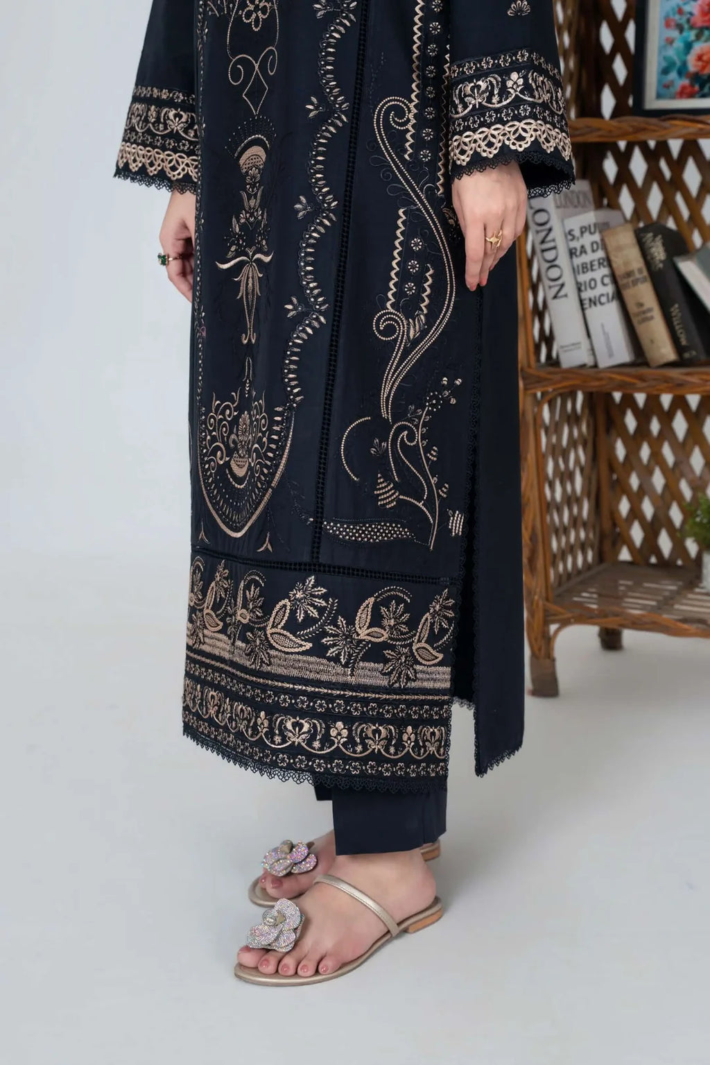 Elegant Black Embroidered Kurta with Intricate Border Detailing