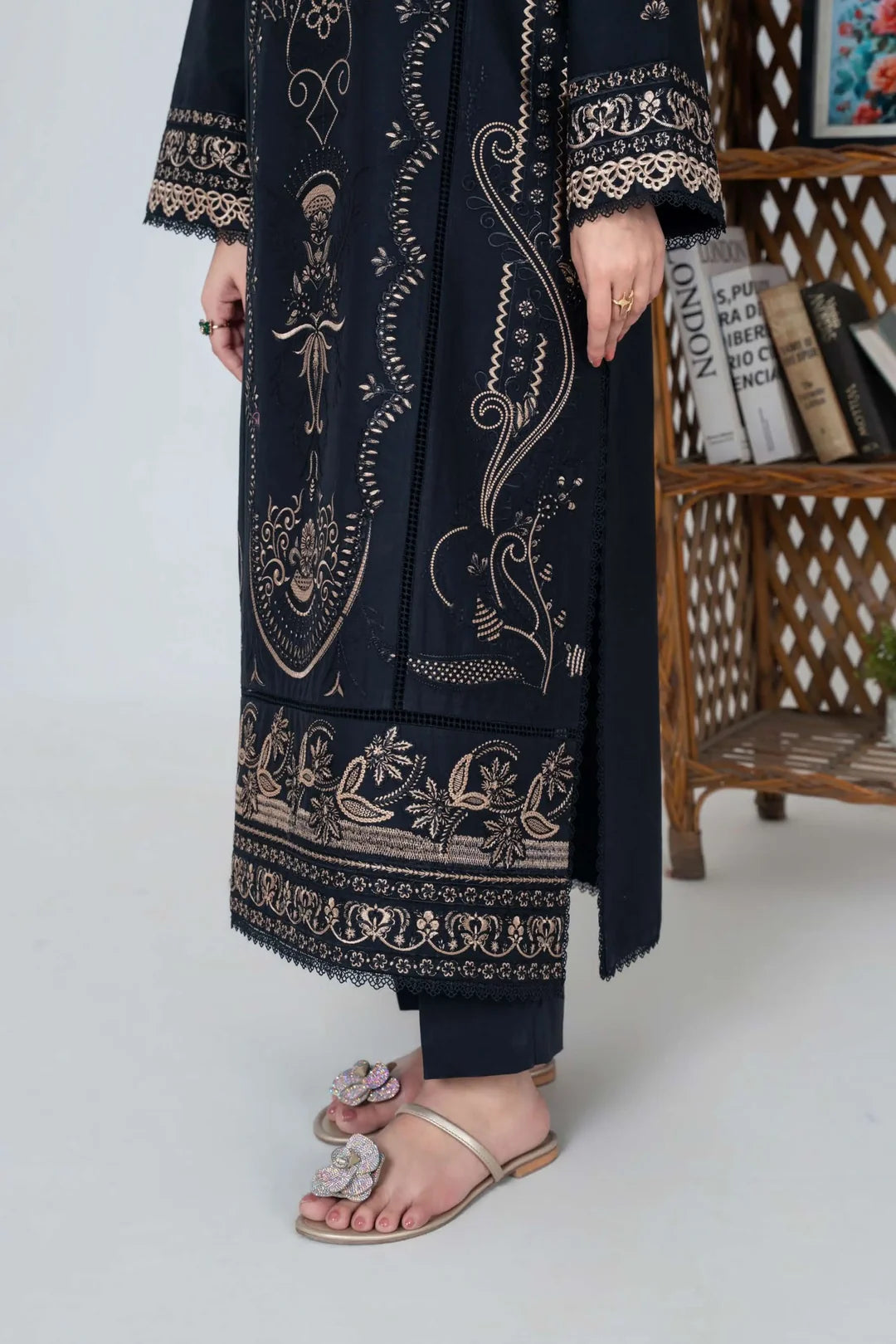 Elegant Black Embroidered Kurta with Intricate Border Detailing