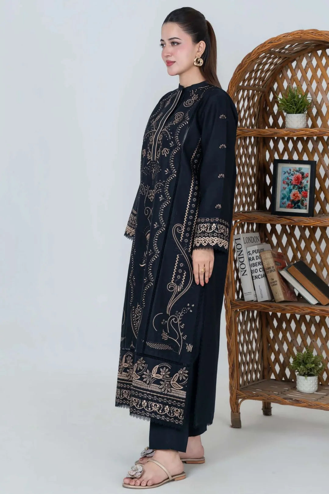 Elegant Black Embroidered Kurta with Intricate Border Detailing